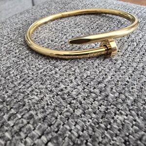 Elegant bracelet